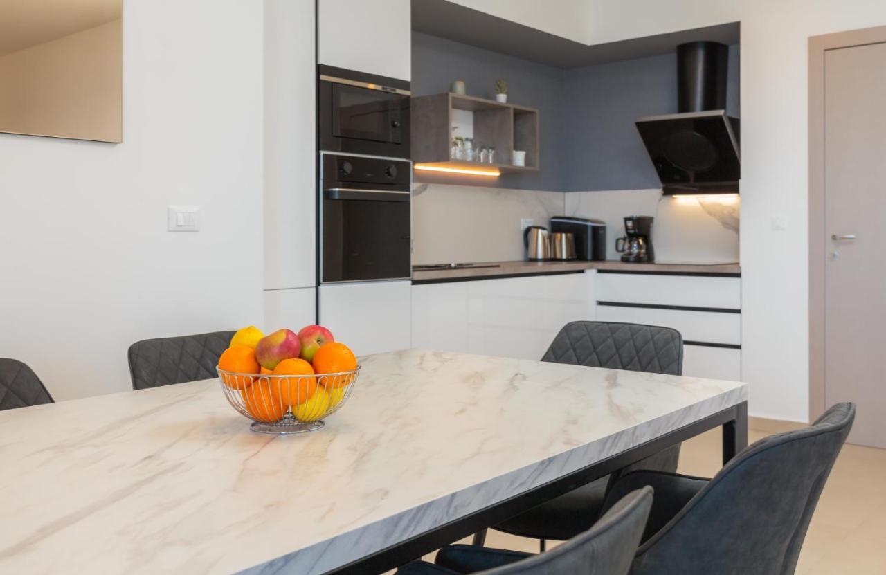 Luxury Apartment Stipe At Villa Four Brothers Podstrana Extérieur photo