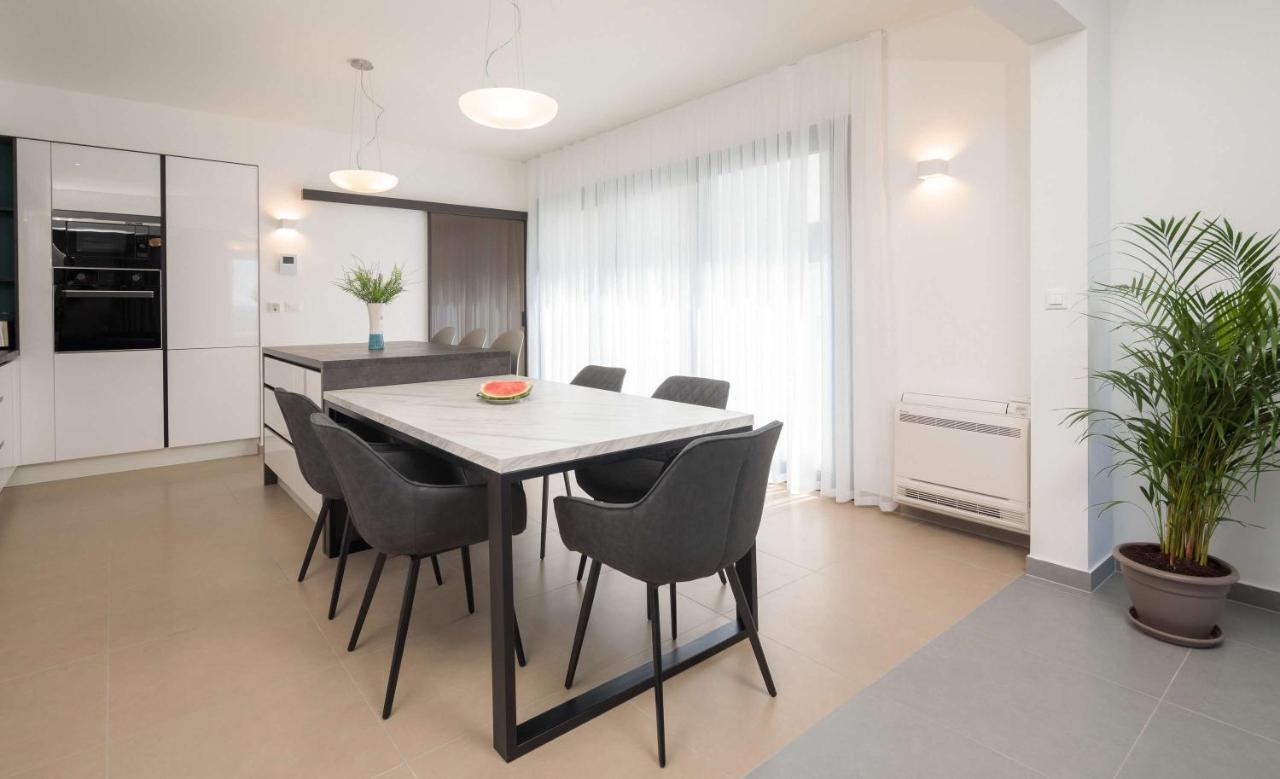 Luxury Apartment Stipe At Villa Four Brothers Podstrana Extérieur photo